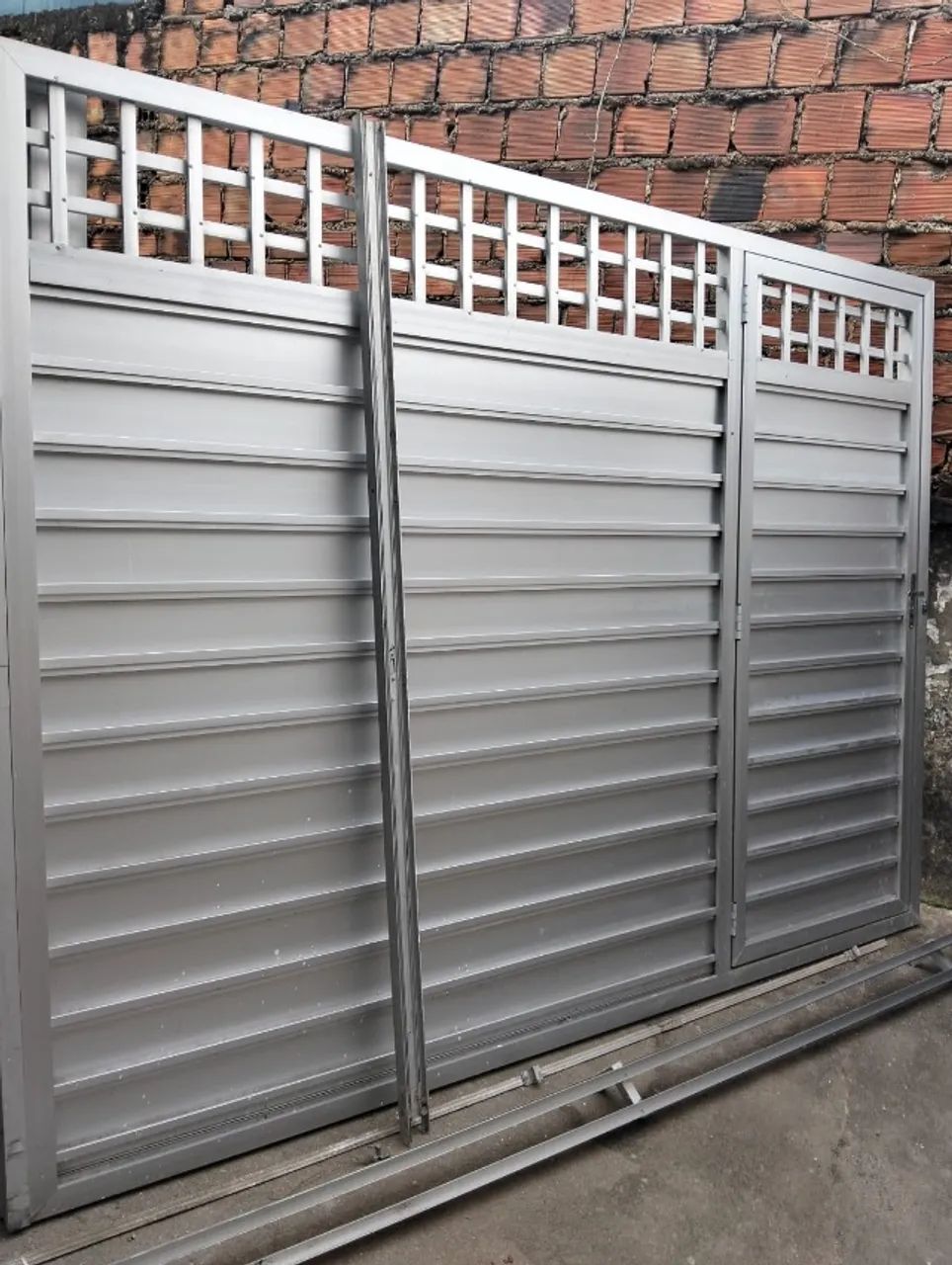 Portão de alumínio 64618077201154123