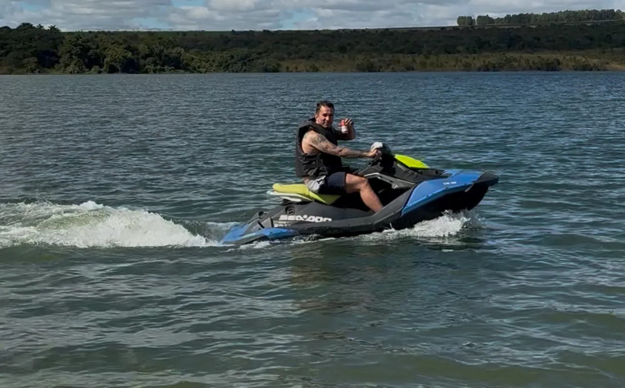 Jet Ski Sea-Doo  Spark  + carreta goiana 2025 em excelente estado