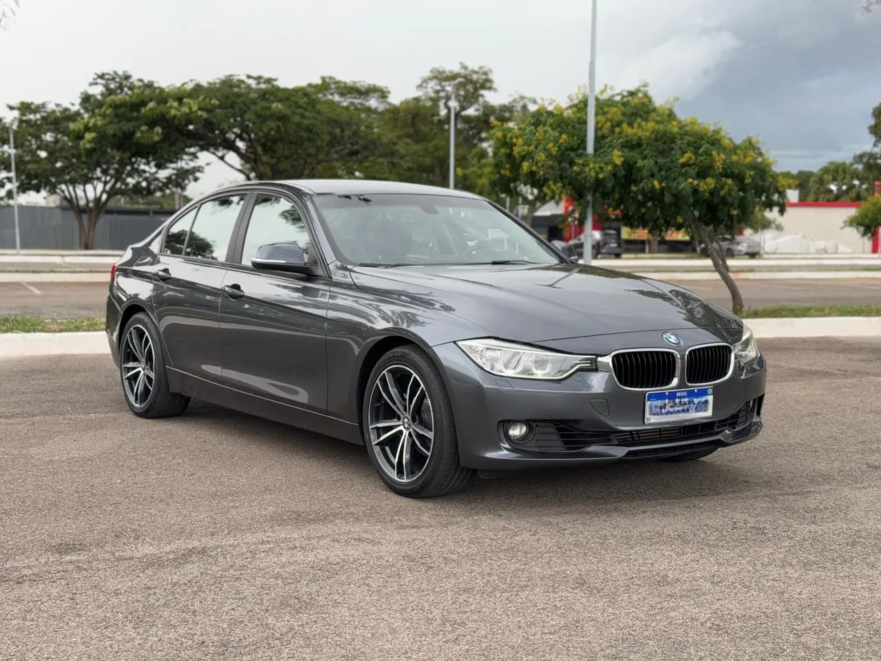BMW 320i  2015 