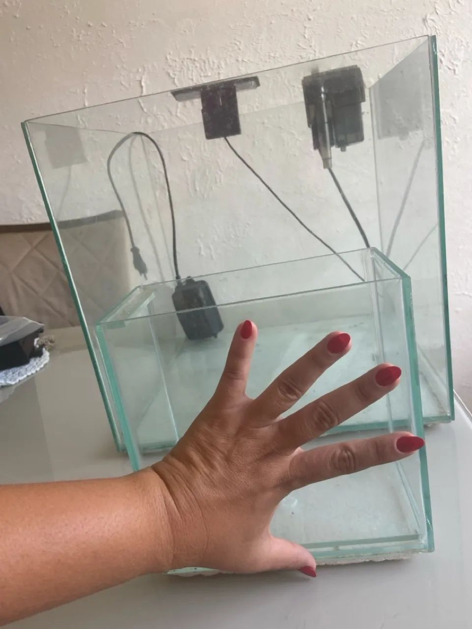 Vendo 2 aquários , bomba, filtro e luminária 