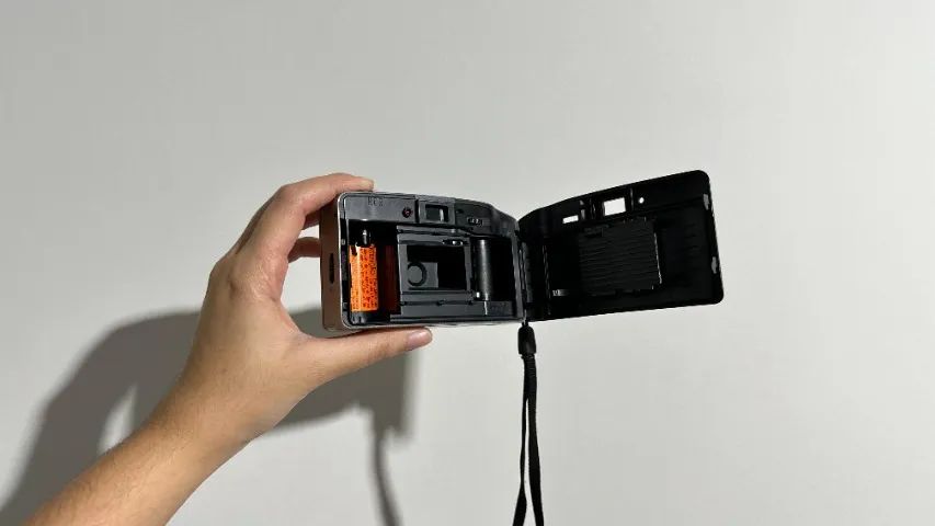 Câmera analógica Yashica BRISA direct flash - Foto 5