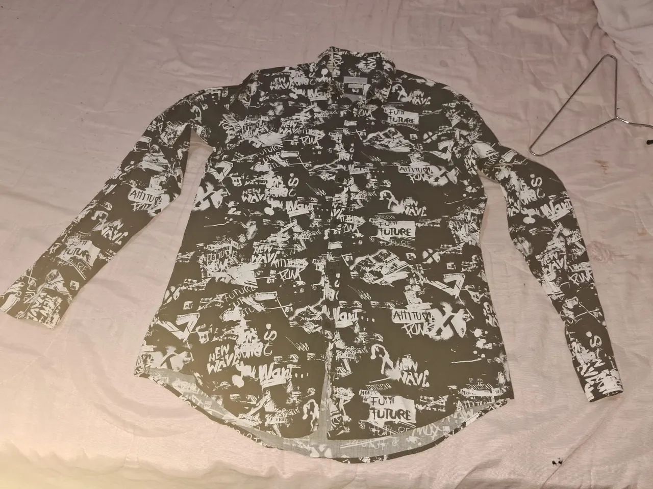 Camisa Estampada - Futurista e Moderna