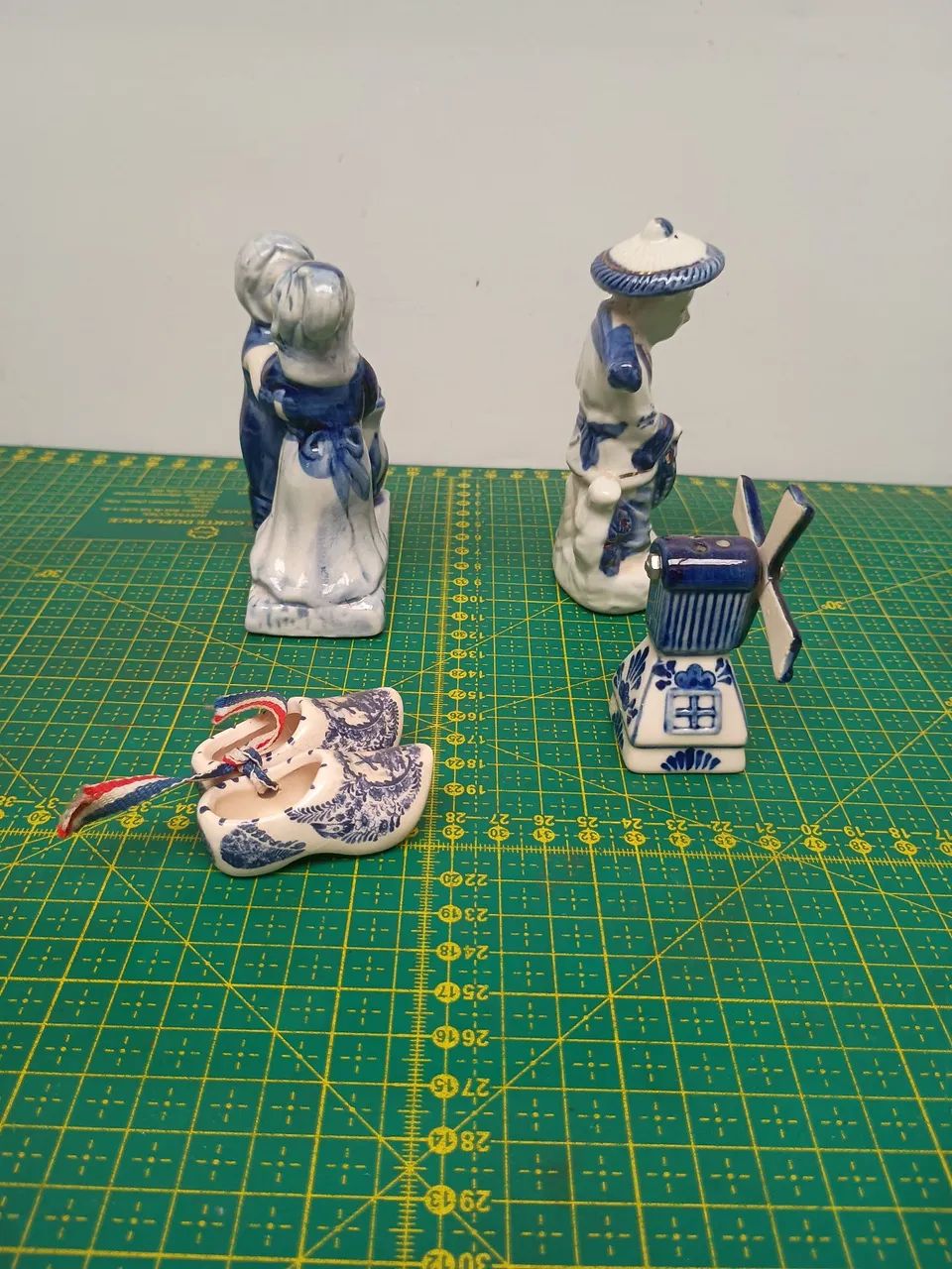 Conjunto de 4 bibelô de porcelana  holandesa - Foto 2