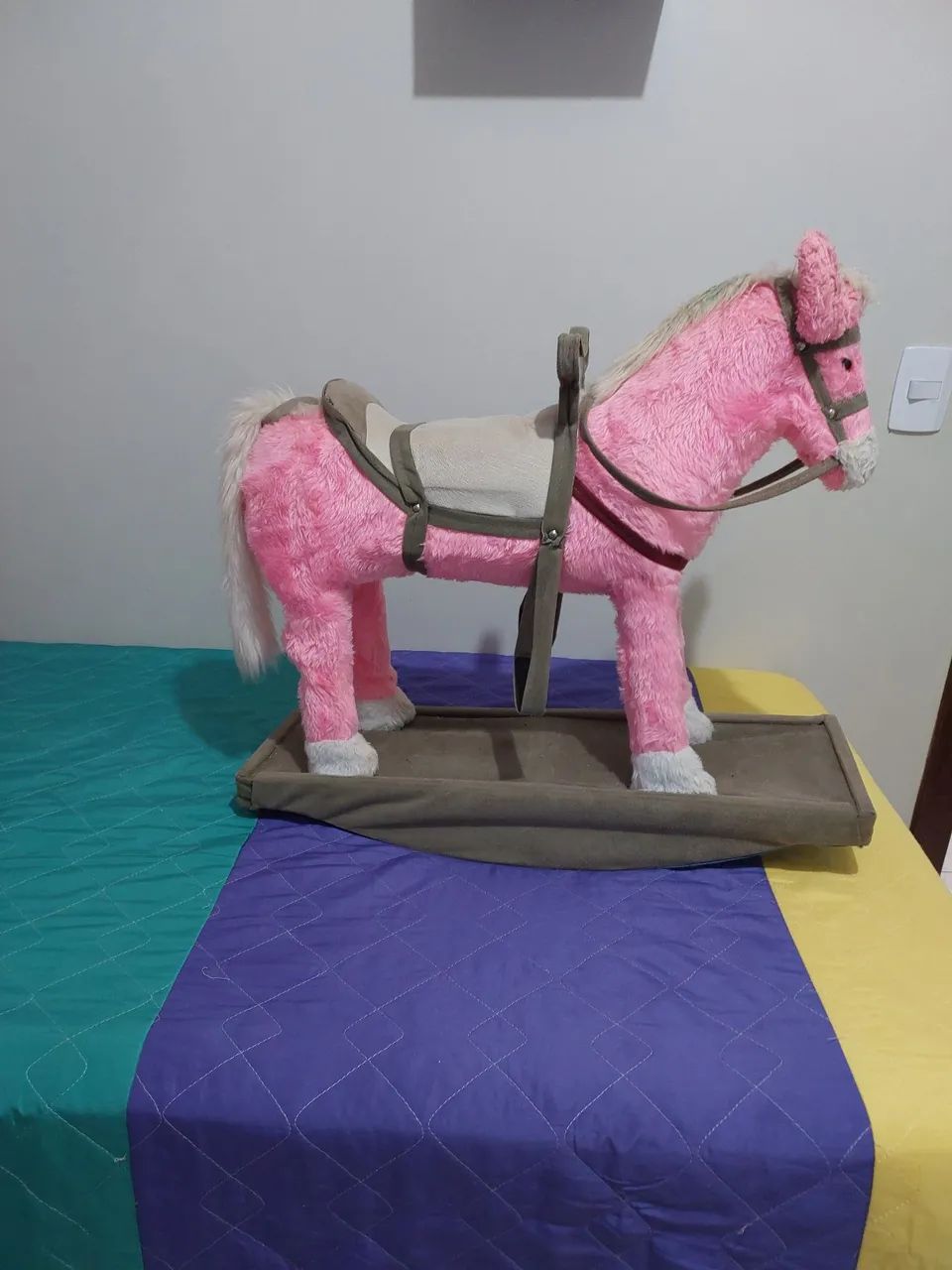 Cavalinho gangorra de madeira peluciado - Foto 2