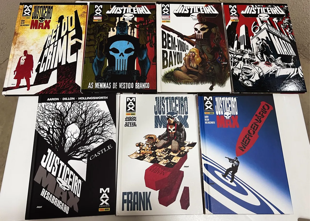 Justiceiro max capa dura 7 volumes todos em ótimo estado