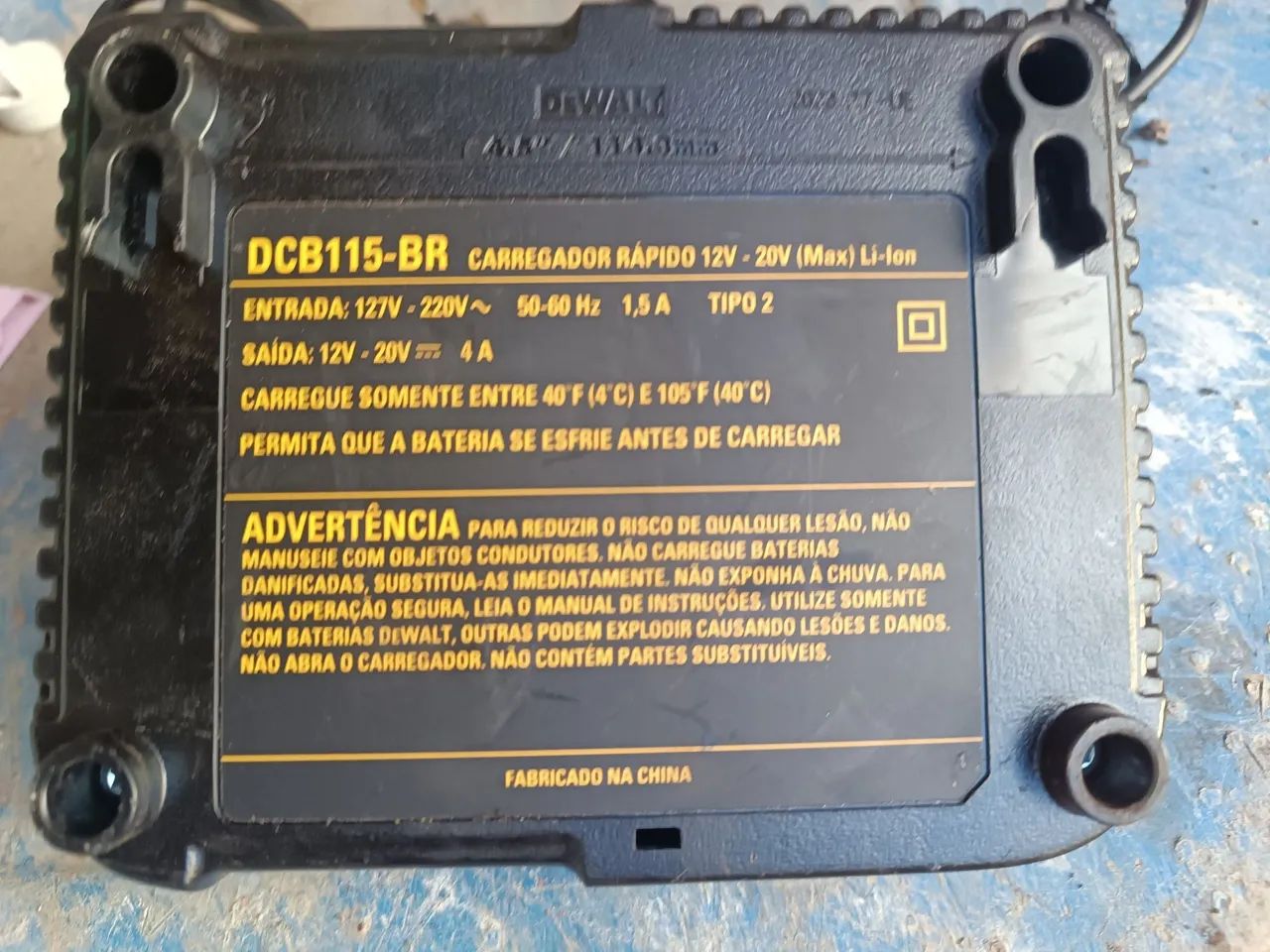 Carregador de Bateria Dewalt DCB115 12V/20V - Foto 2