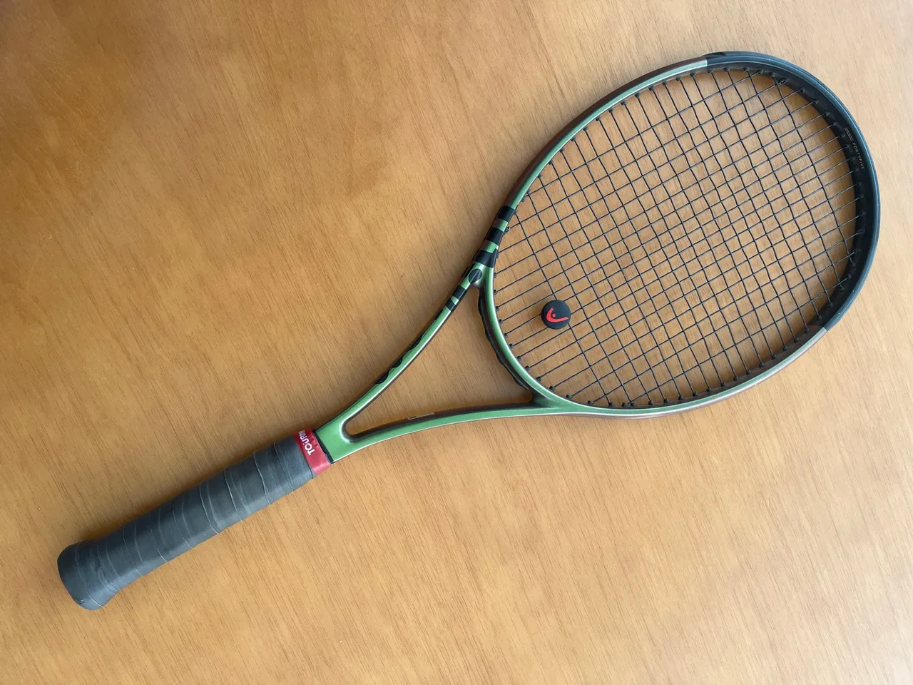 Raquete de Tênis Wilson Blade V8 98 305g L4 em Ótimo Estado