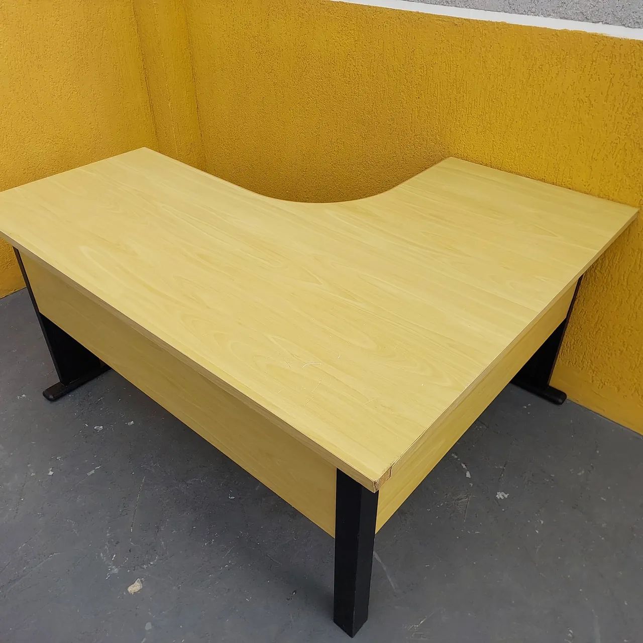 Mesa de Escritório em L marfim - Foto 2