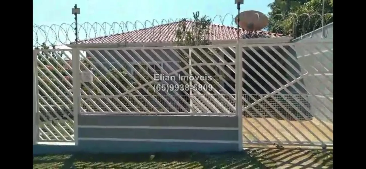 Linda casa no Bom Clima
