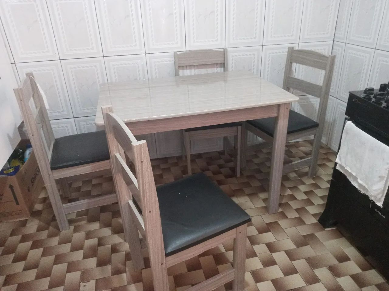 Mesa de jantar 4 cadeiras  - Foto 3