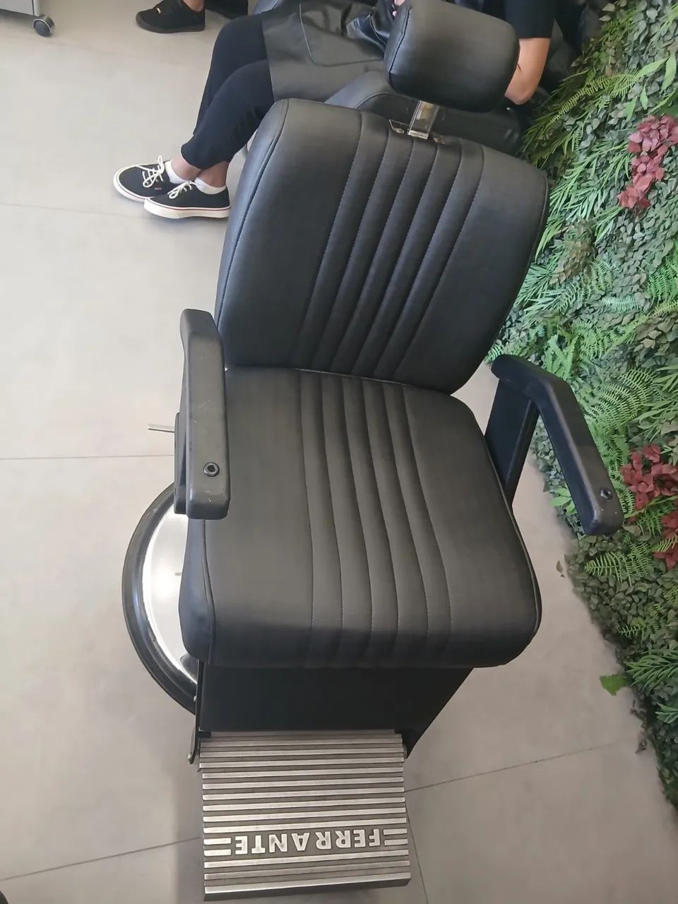 Cadeira de Barbeiro Ferrante - Foto 2