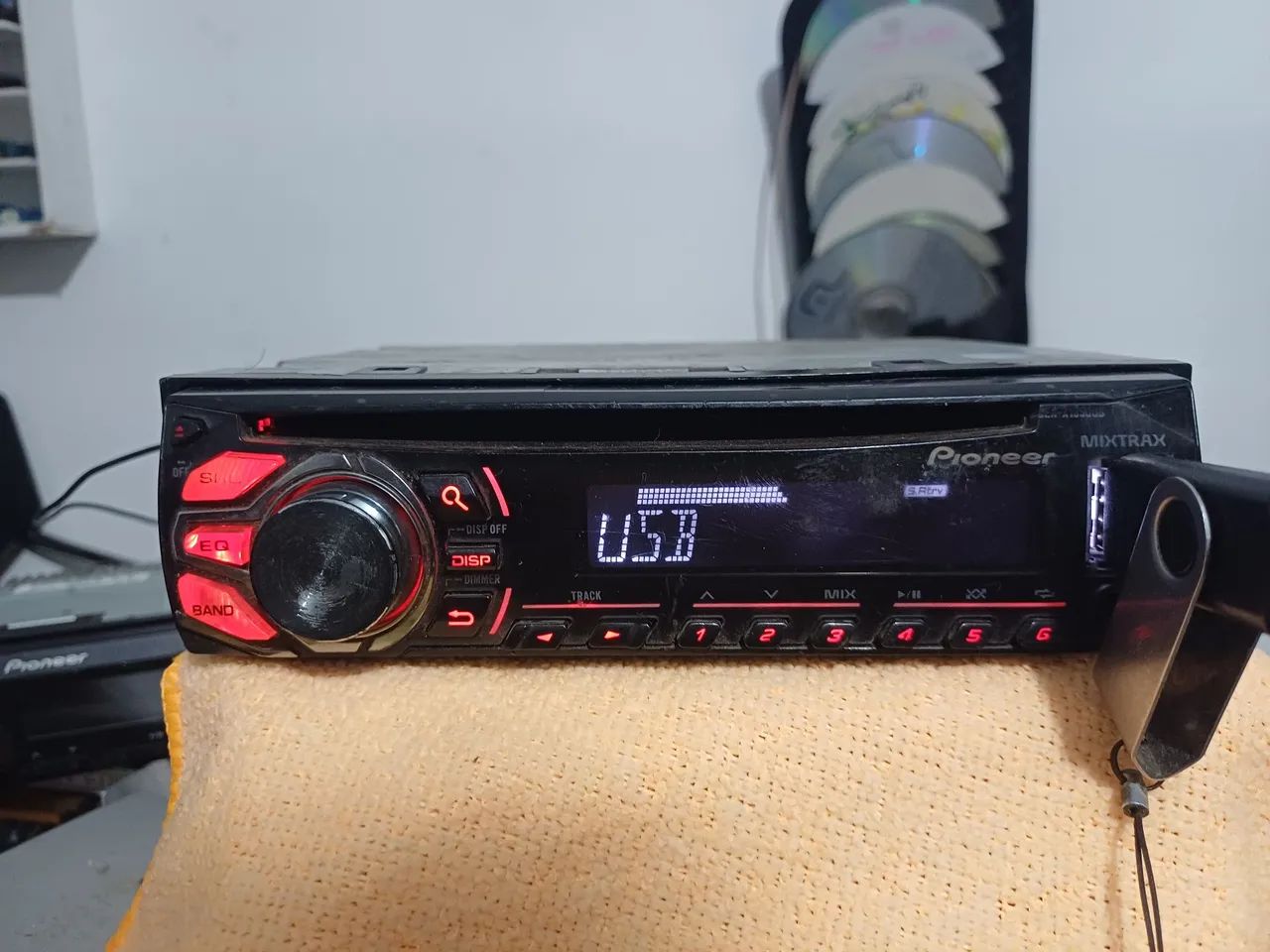 Pioneer  Deh 1680ub ( com Bluetooth no auxiliar) - Foto 2