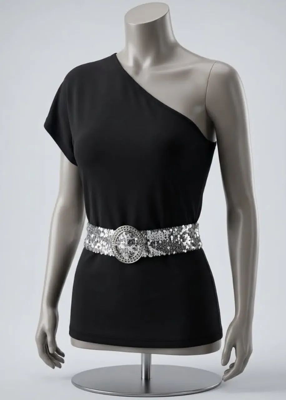 Blusa preta com cinto em paetê ,nova/sem uso