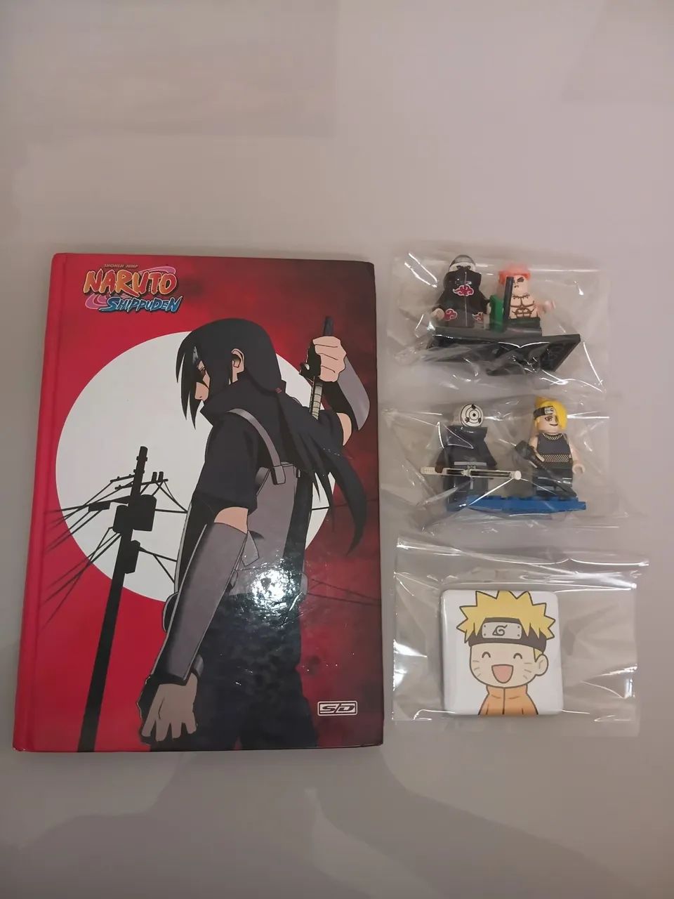 Lote Bonecos Naruto tipo Lego + caderno e imã - Foto 3