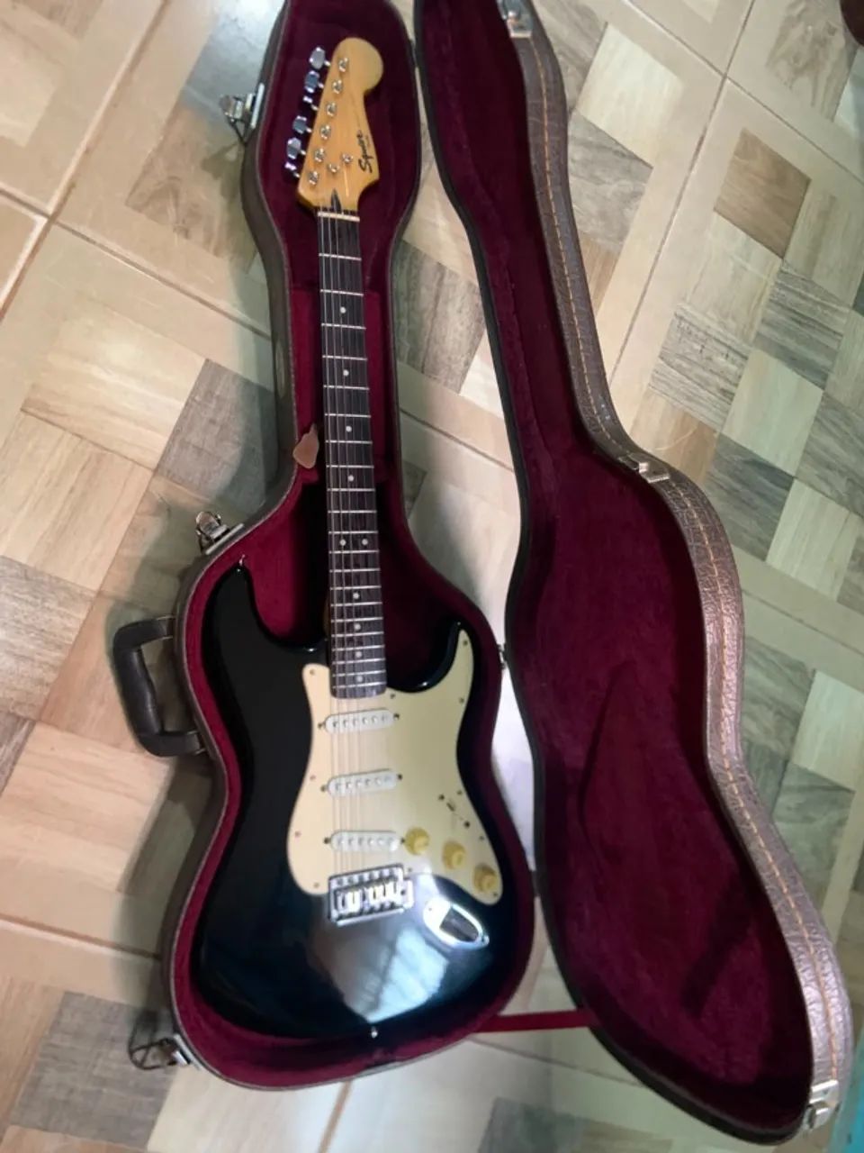Guitarra Stratocaster - Foto 5