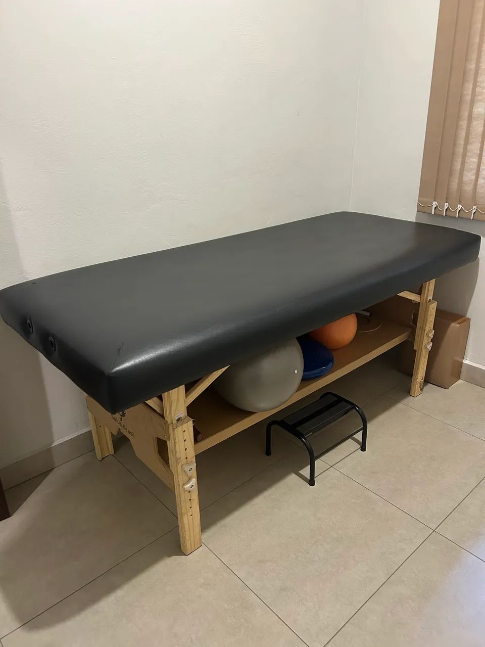 Maca de Fisioterapia Semi Nova - Foto 5