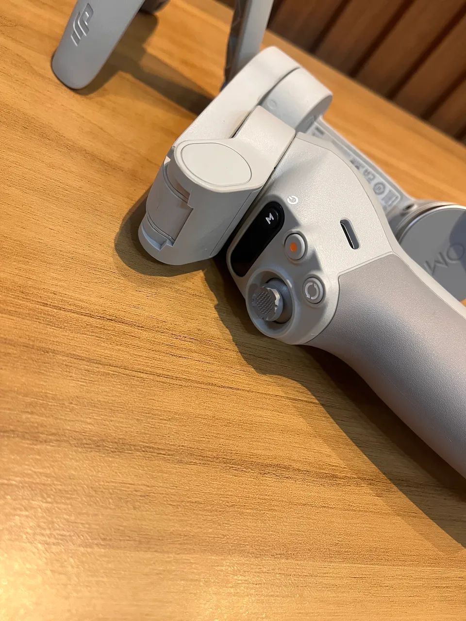 Gimbal Estabilizador DJI Osmo Mobile SE 3 Eixos para Celular - Novo Completo Original - Foto 2