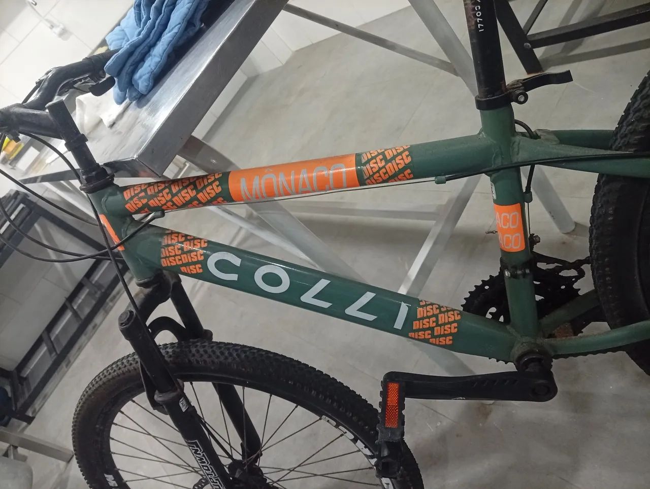 BARBADA!! Bicicleta Colli Mônaco Aro 26 em ótimo estado - Foto 3