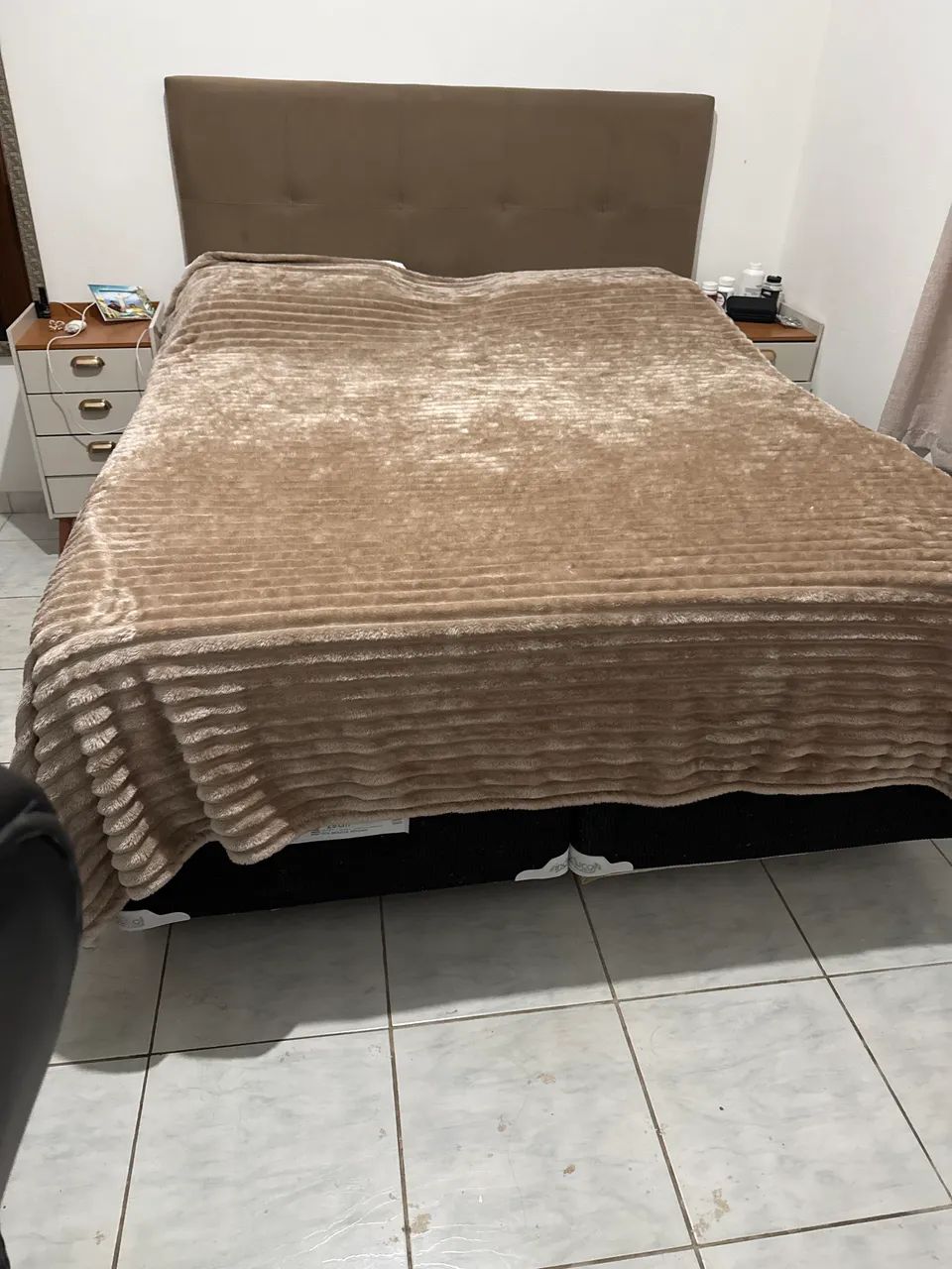 Cama casal King em perfeito estado com colchão  - Foto 2