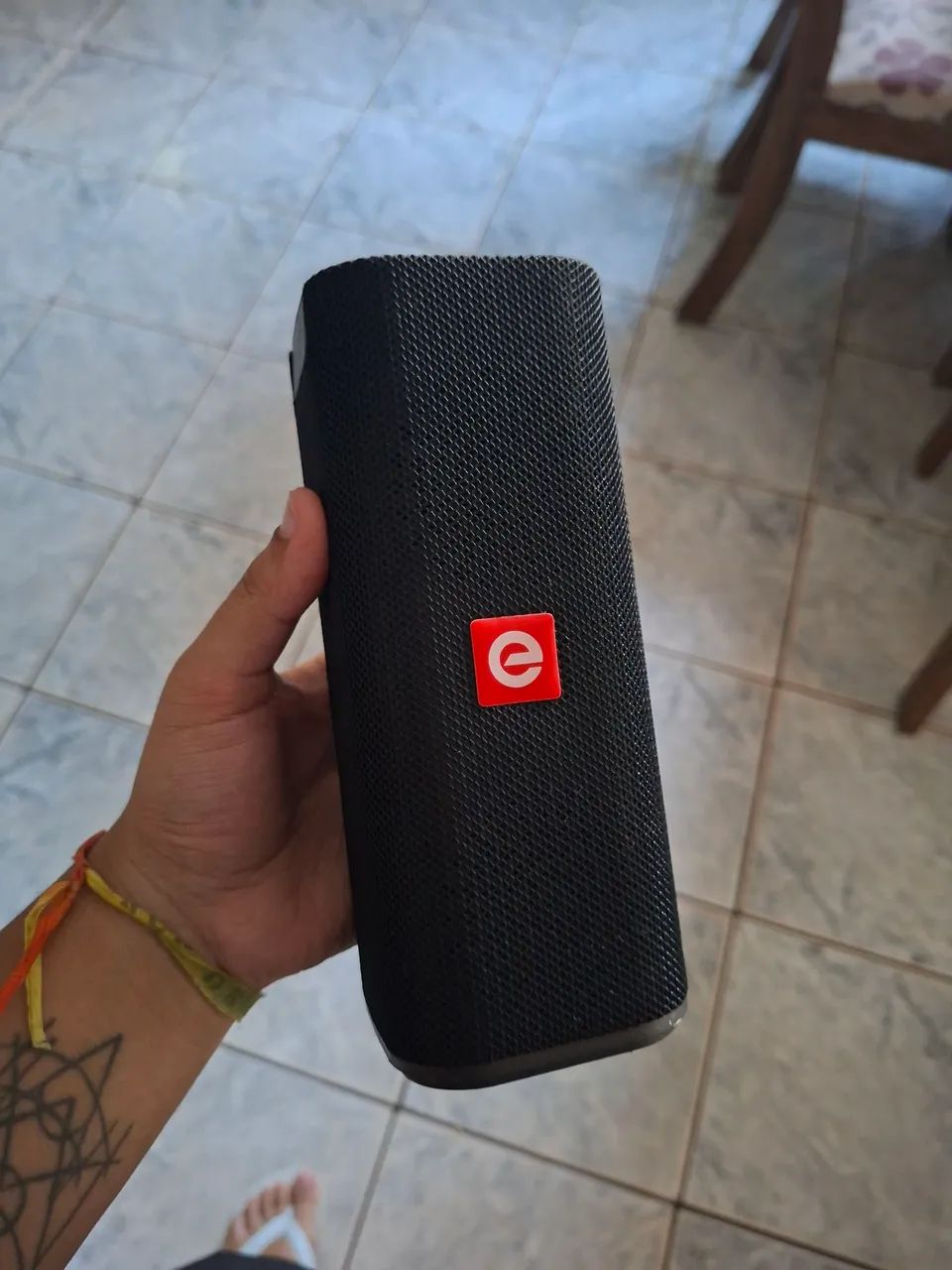 Caixa De Som Exbom CS-M33BTL Bluetooth Preto