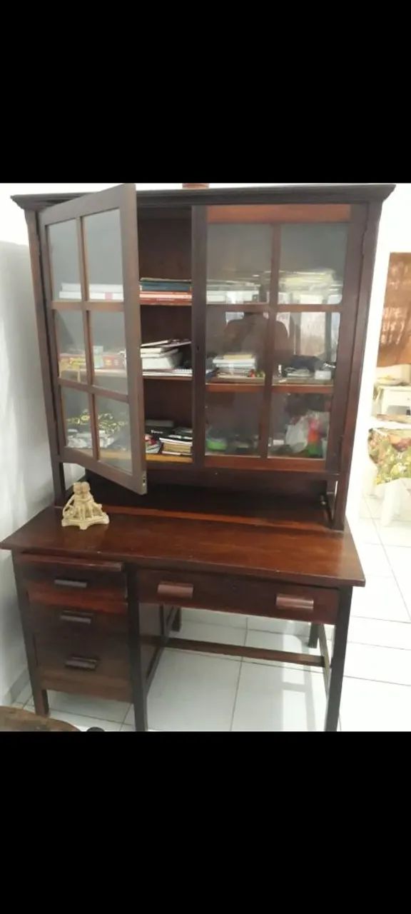 Vende-se escritório de móveis antigos 
