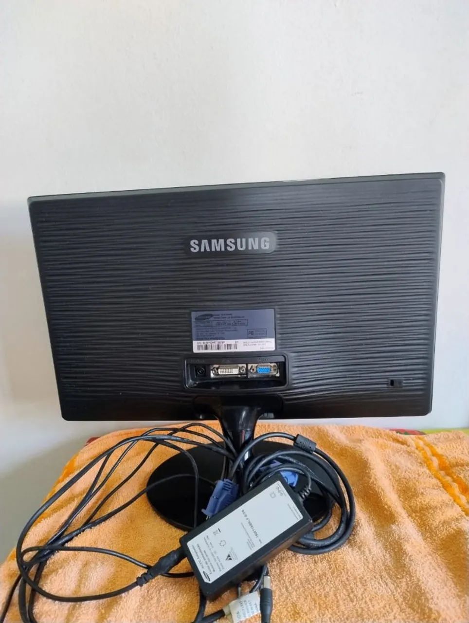 Monitor Led Samsung SyncMaster SA300 funcionando perfeitamente. 19 Polegadas. - Foto 2