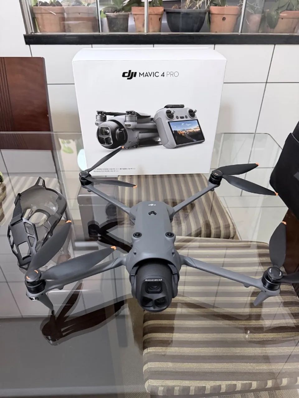SOMENTE O DRONE MAVIC 4 PRO - SEMI NOVO 