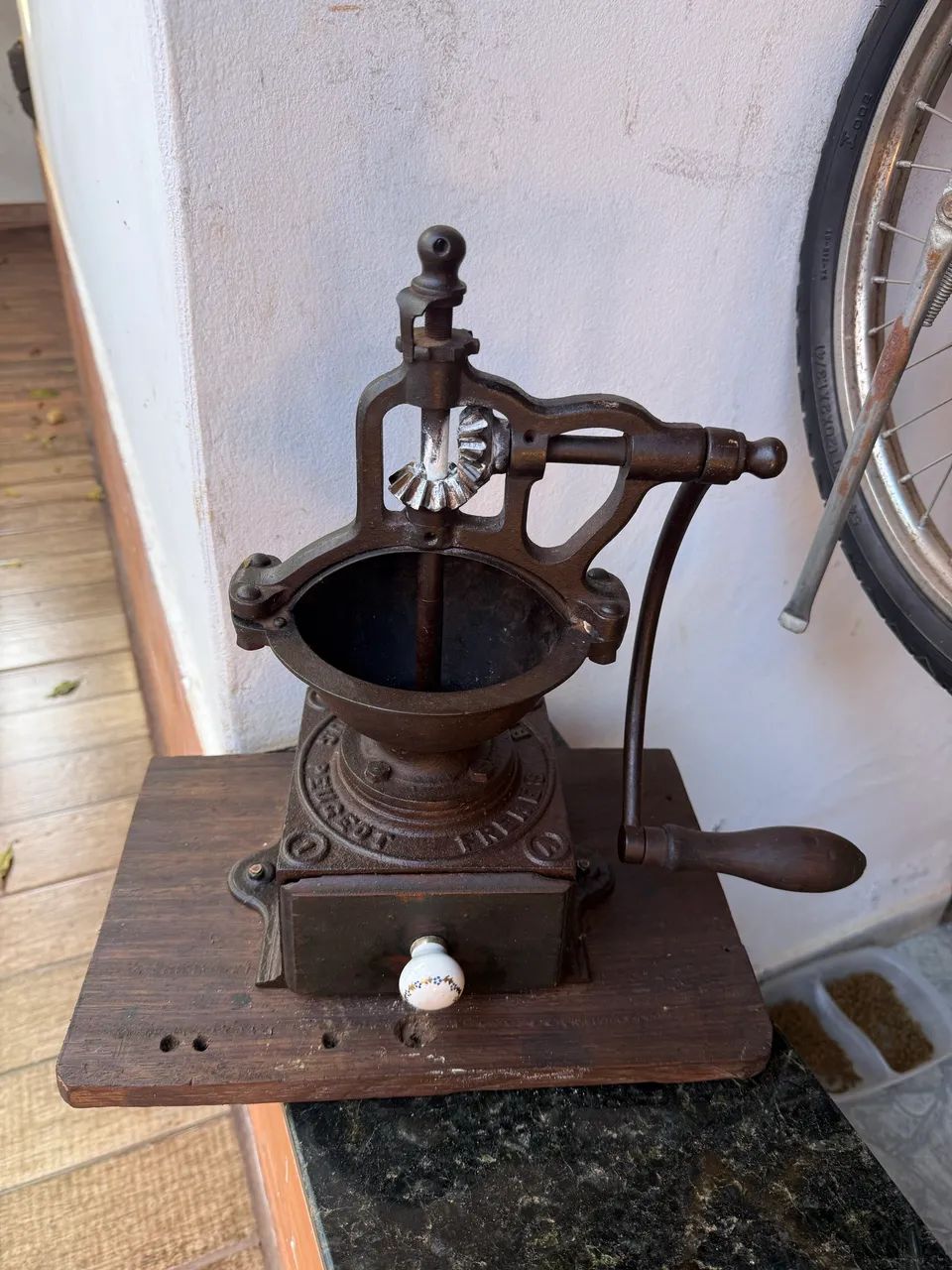 Moedor de café antigo Peugeot  - Foto 5
