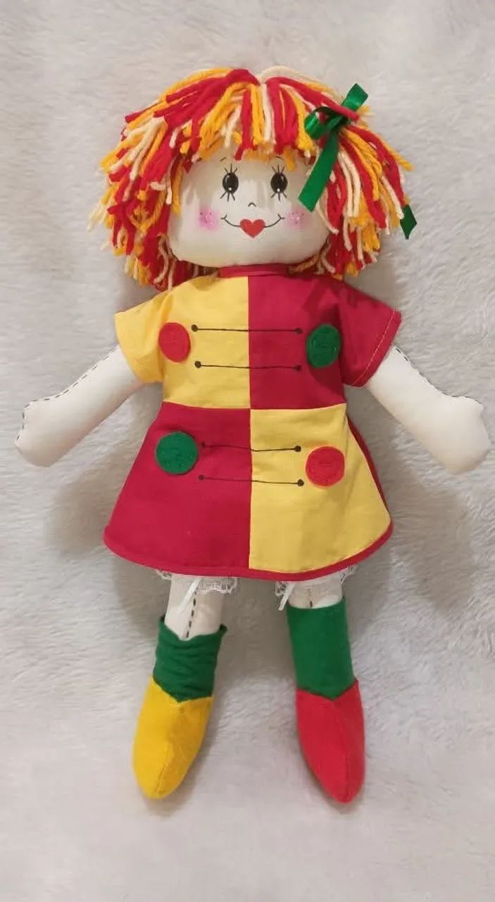 Boneca de pano Emília 