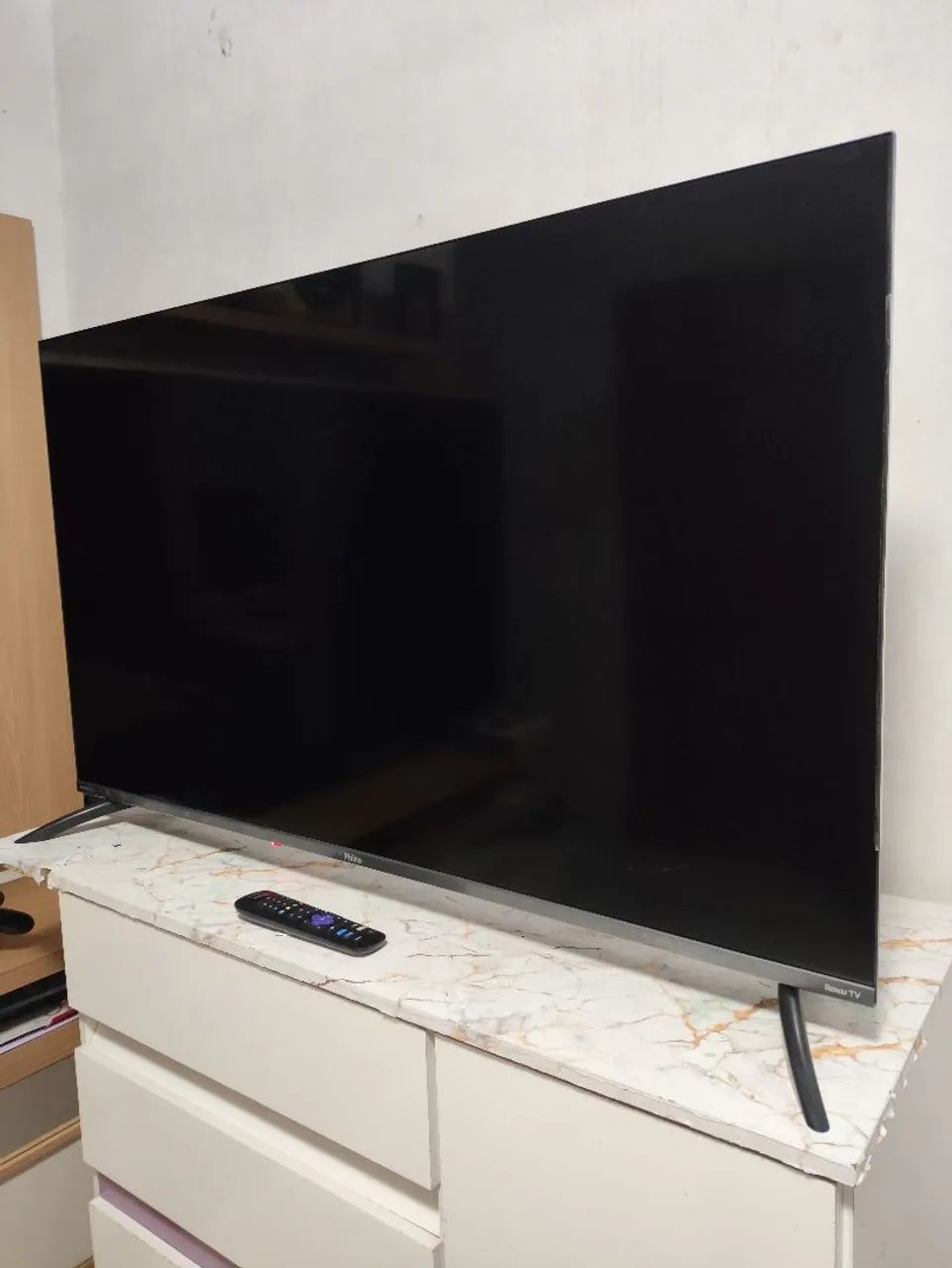TV smart Roku 50 polegadas 4K com borda infinita zerada novinha  - Foto 5