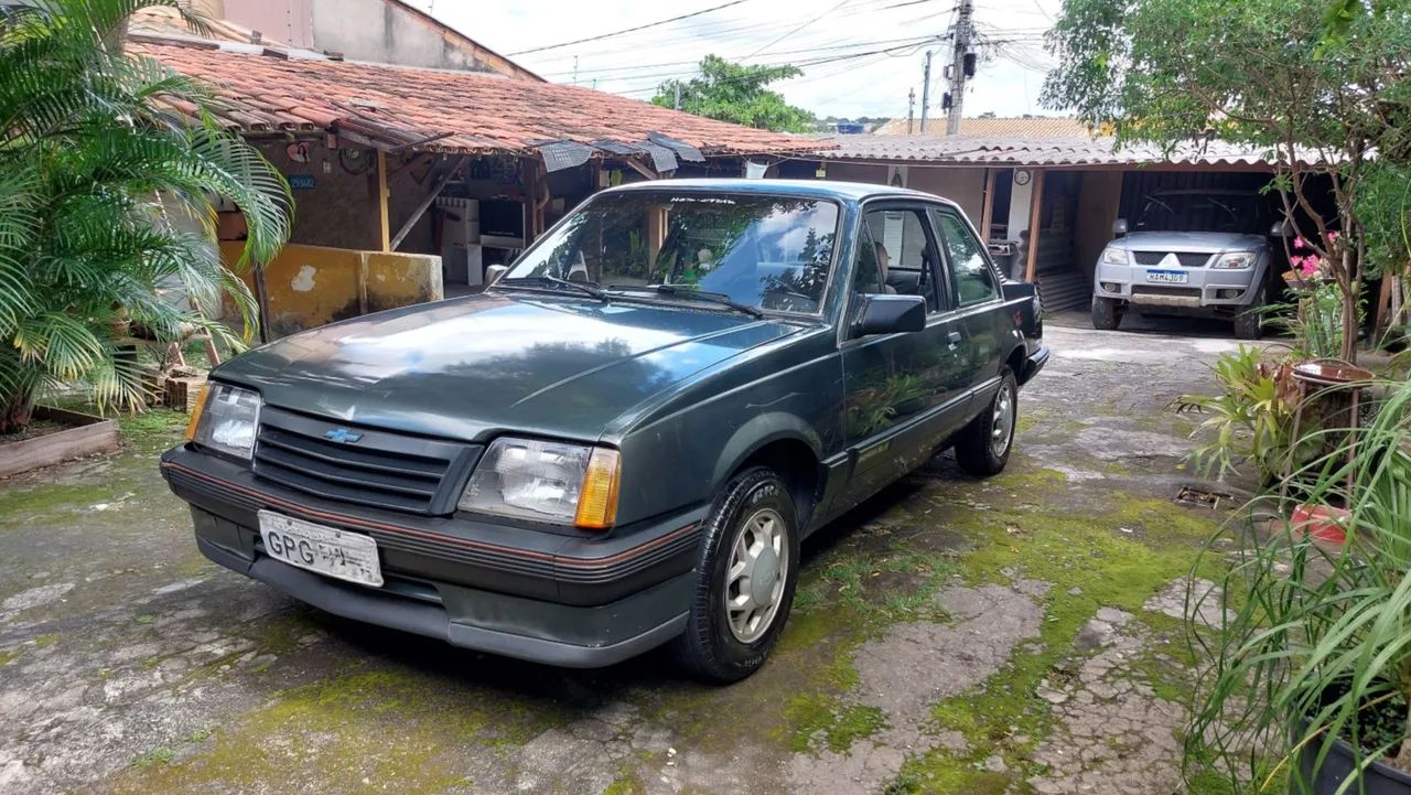 Chevrolet Monza 1990