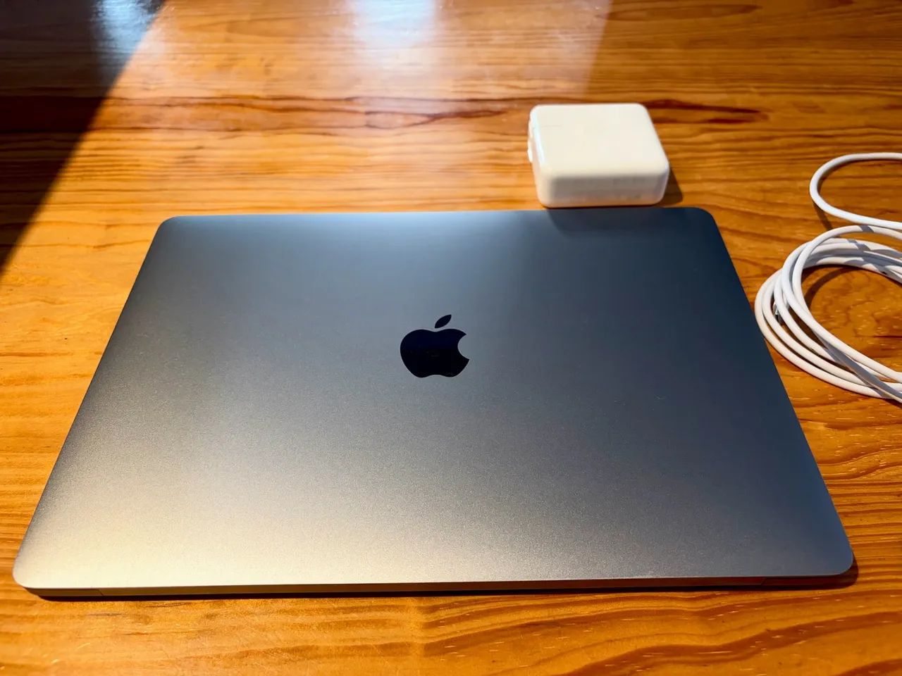 MacBook Pro 2019 ( Toch Bar) - Foto 2
