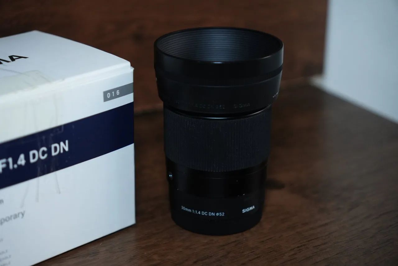 Lente SIGMA 30mm 1.4 E-mount (ACEITO OFETAS)