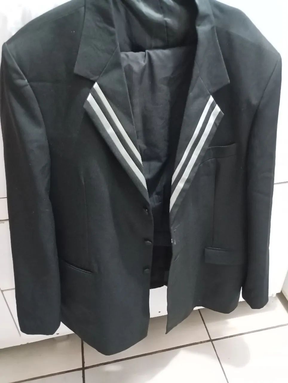 Vendo 10  Bleizer preto, G,m ,gg Eg,n 50,54 60,62 e calça 42 ,45 Cada,ou tudo ,300 - Foto 4