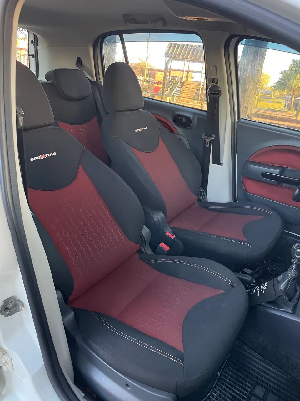 Fiat Uno Sporting 1.4 EVO Fire Flex 8V 4P 2012 - Foto 5