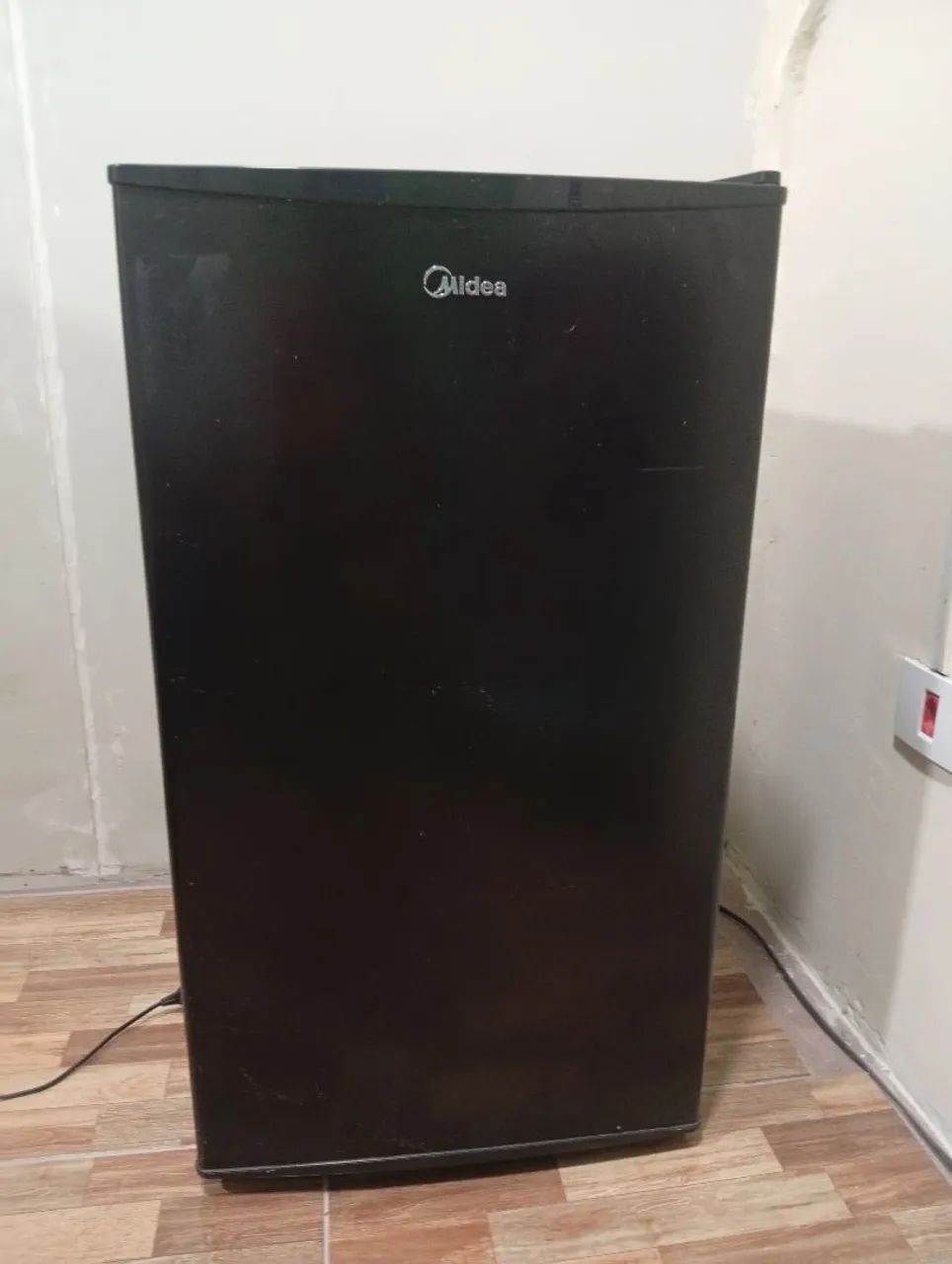 Frigobar Midea 93L