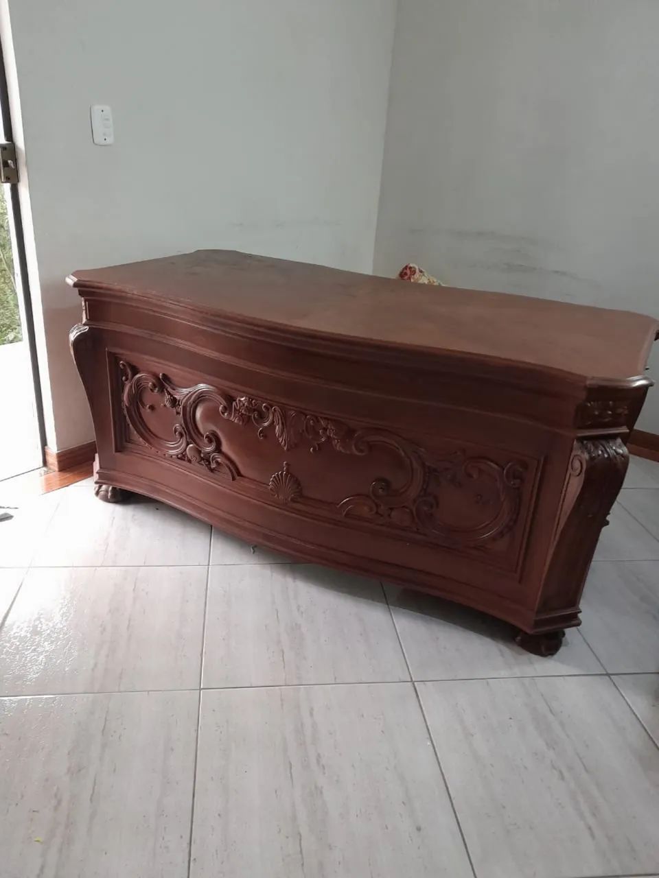 Escrivaninha Clássica em Madeira Maciça - Estilo Clássico - Foto 5