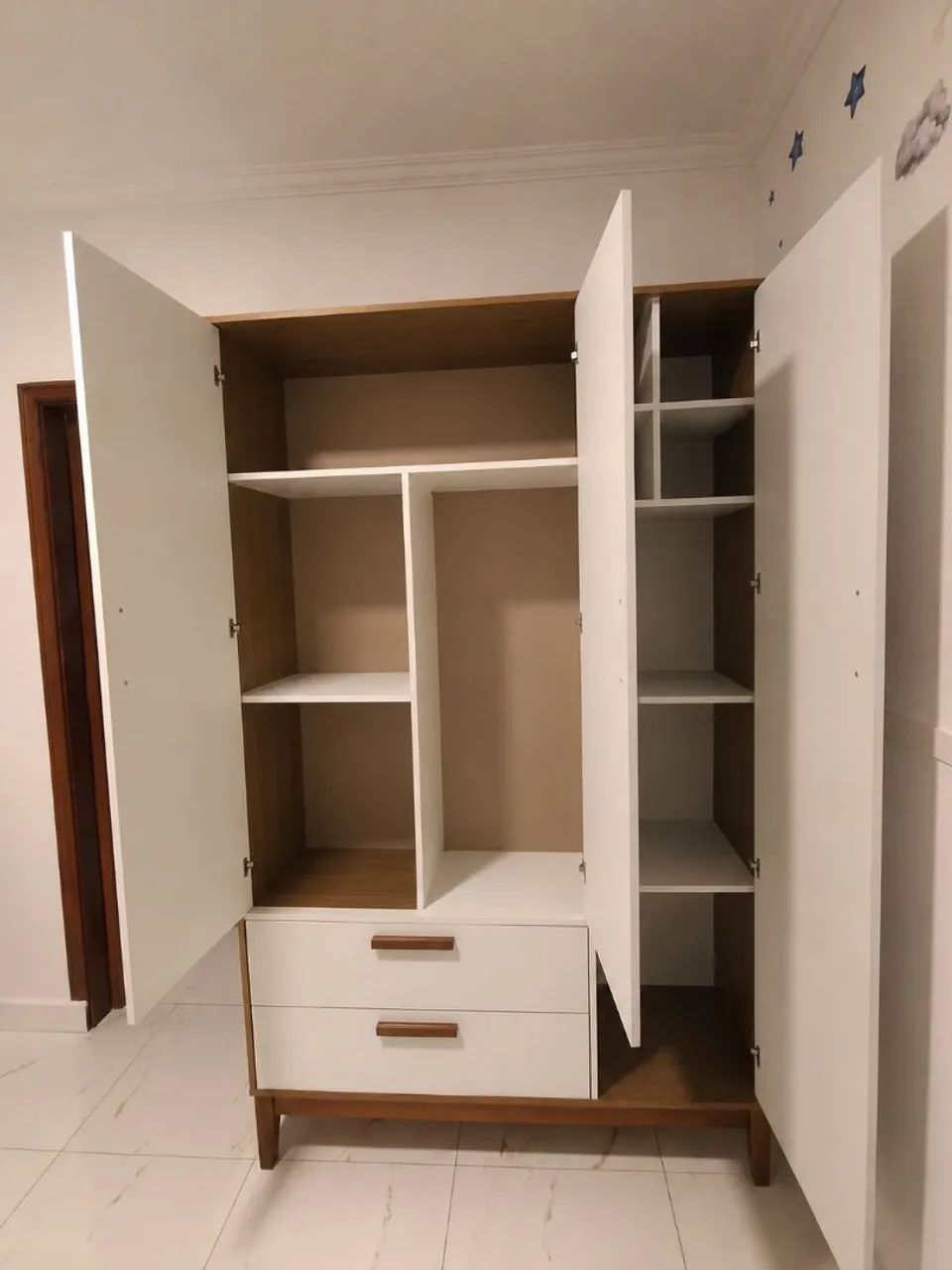 Jogo de quarto. Berço, cômoda e guarda roupa. - Foto 2