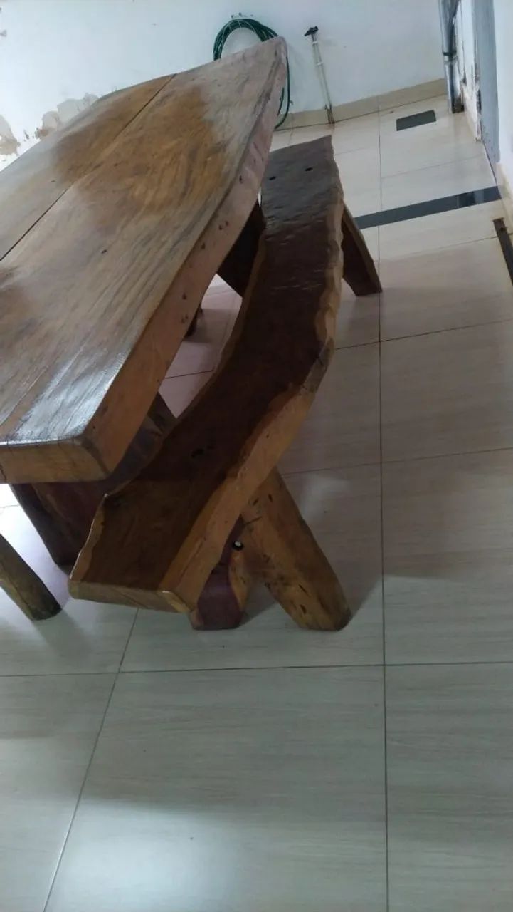 Mesa de madeira com bancos  - Foto 2