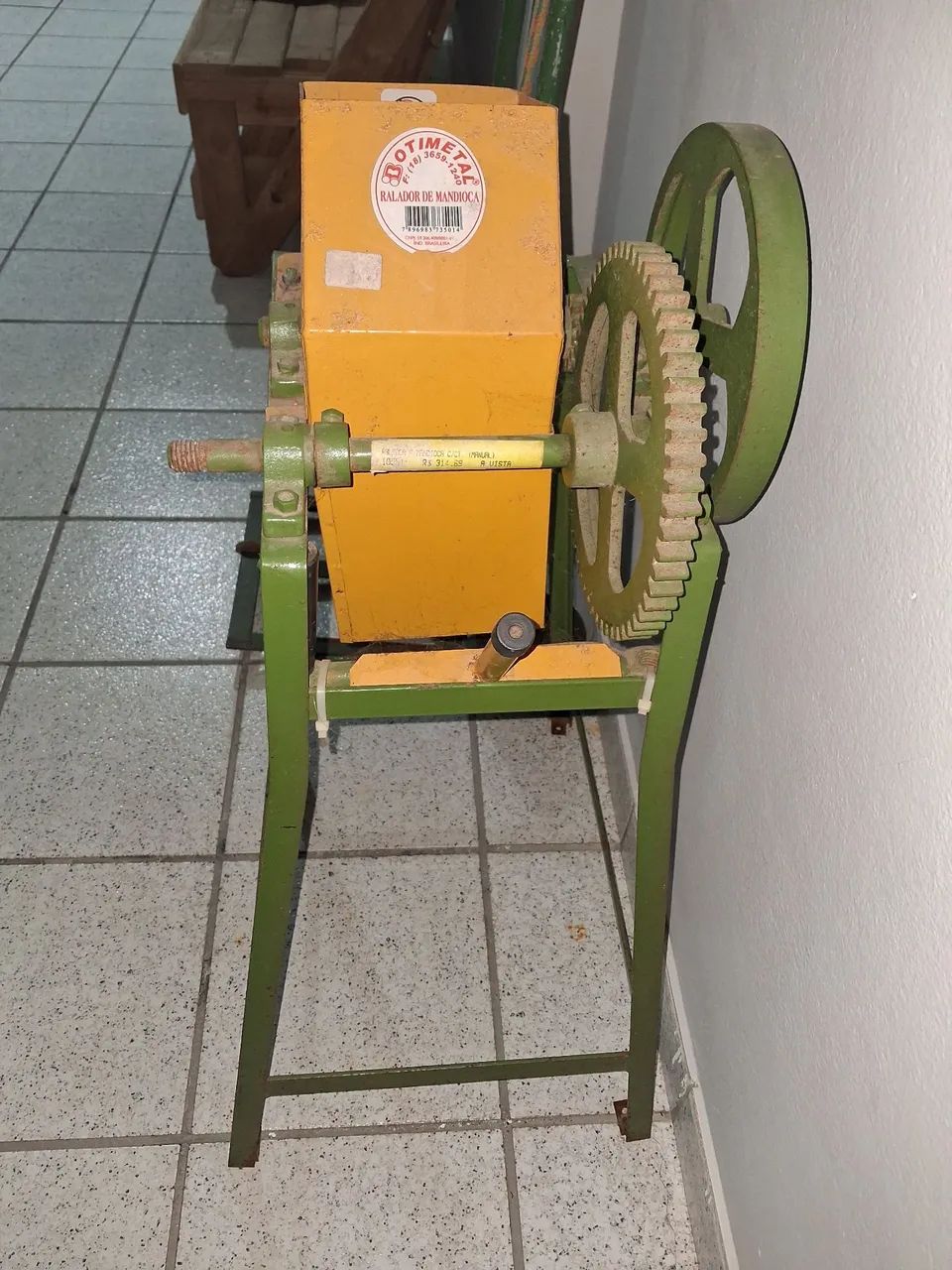 Máquina de cortar mandioca