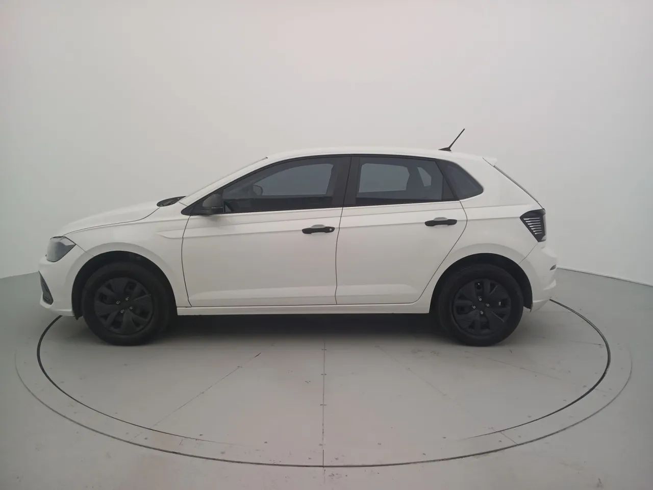 Volkswagen Polo Track 1.0 Flex 12V 5p, foto 2 de 18
