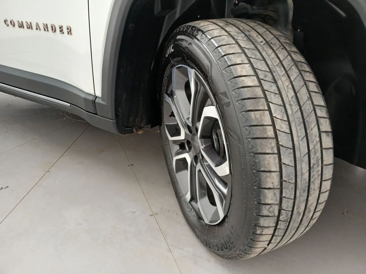 Jeep Commander Limited T270 1.3 TB Flex Aut., foto 13 de 18