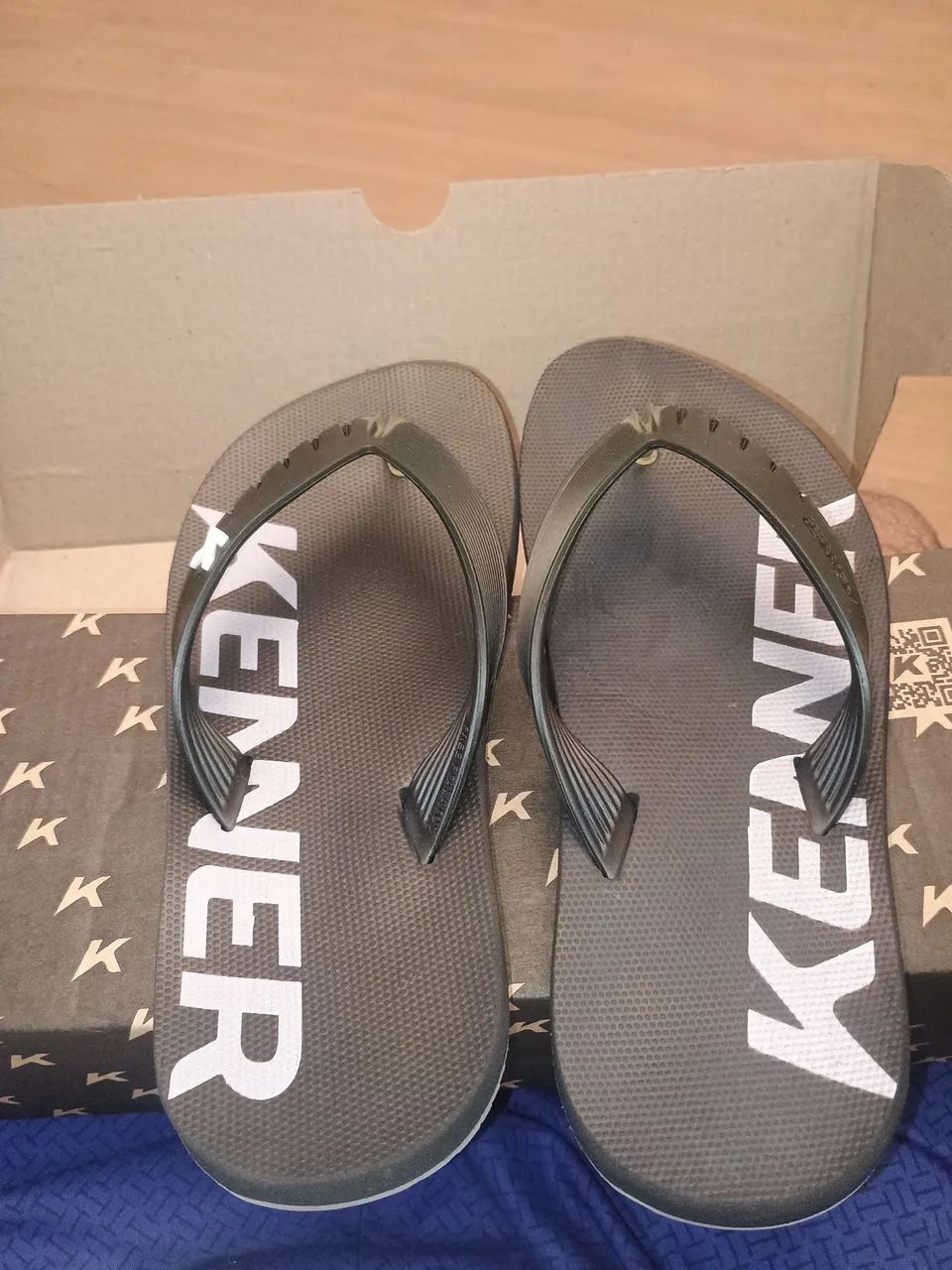 Vendo chinelo Kenner nunca usado na caixa 