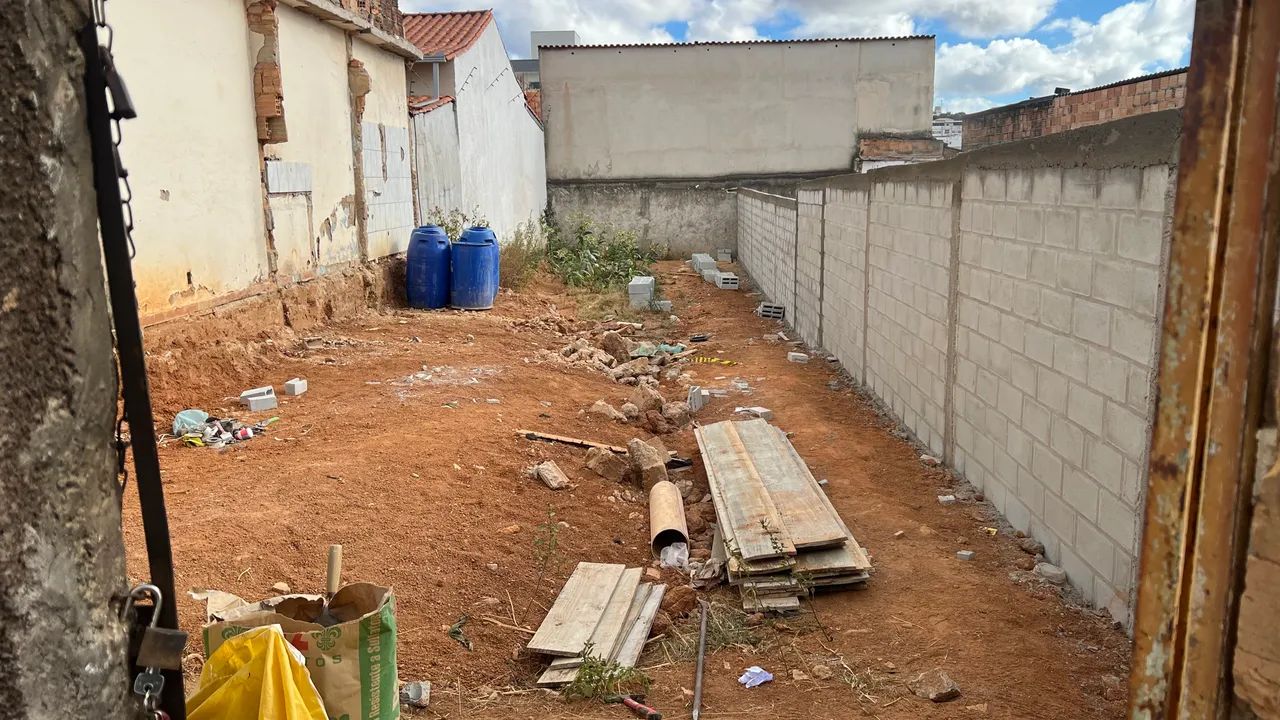 Lote Plano 180 Metros  ** OPORTUNIDADE ** - Foto 4