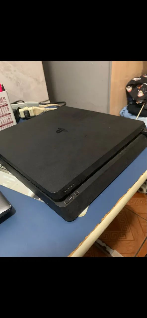 PLAYSTATION 4