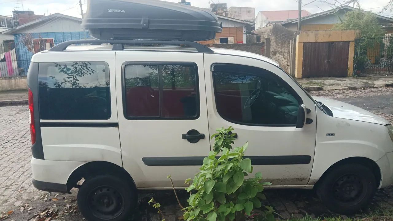 Fiat Doblo Essence 1.8 Flex 16V 5P 2013 - Foto 4