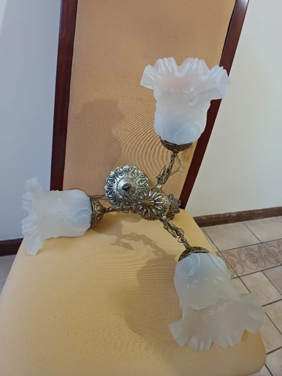 Lustre de Bronze com 3 Arandelas - Foto 5
