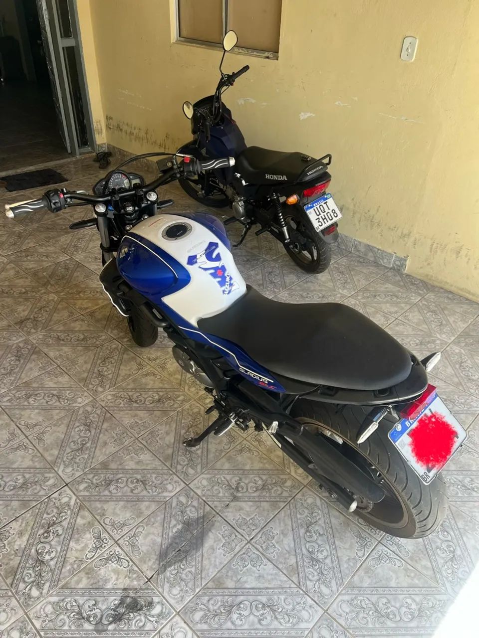 Suzuki Gladius 650 2016 - Foto 2