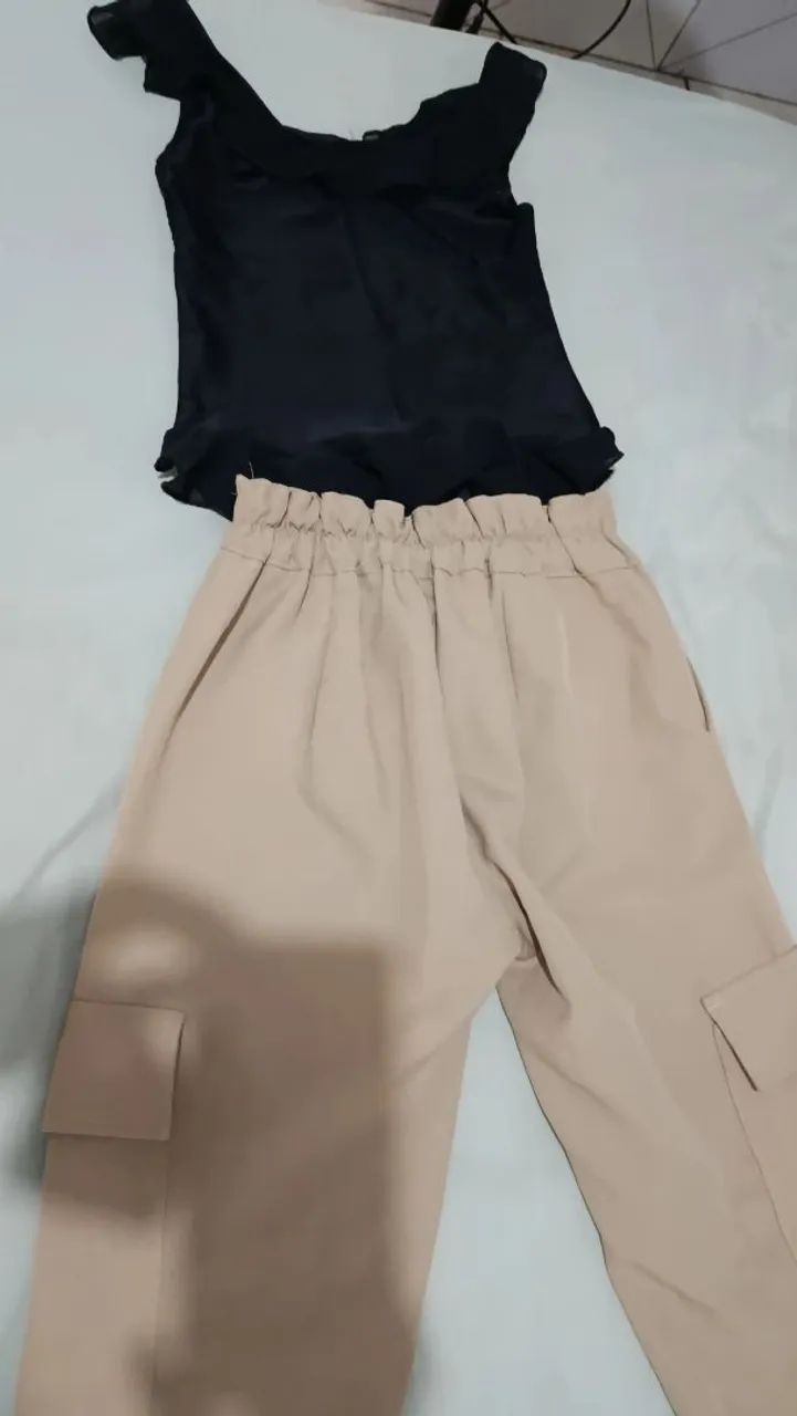 Calça cargo + blusa preta - Foto 2
