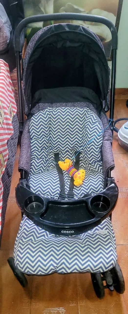 Carrinho de passeio +bebê conforto COSCO REVERSE